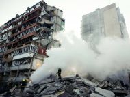 Горять зруйновані будинки, під завалами шукають людей, є&nbsp;жертви: росія масовано атакувала Київ і&nbsp;область (фото, відео)
