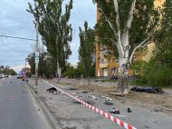 Моторошна аварія: у&nbsp;Дніпрі автівка знесла зупинку громадського транспорту, є&nbsp;загиблі та&nbsp;поранені (фото)