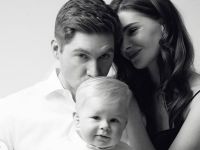 Владимир Остапчук с женой Екатериной и сыном Тимофеем - Фото instagram.com/ostapchukkaterynaa