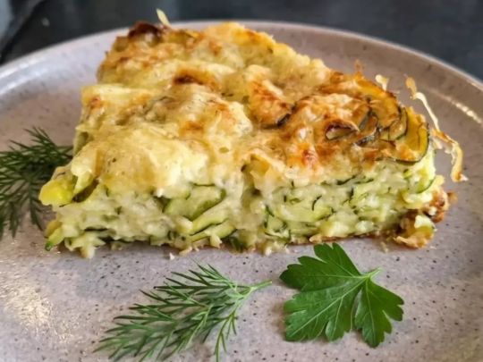кабачковый пирог с сыром и чесноком