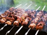 Даже жесткое мясо станет сочным и нежным: секрет идеального шашлыка