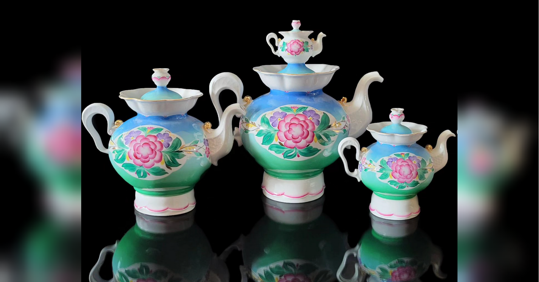 «Мініатюрний чайничок на кришці чайника функціональний — і це справжнє диво», — колекціонерка фарфору Людмила Карпінська-Романюк