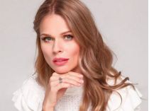 Ольга Фреймут показала розбиту квартиру в Києві після російського обстрілу 