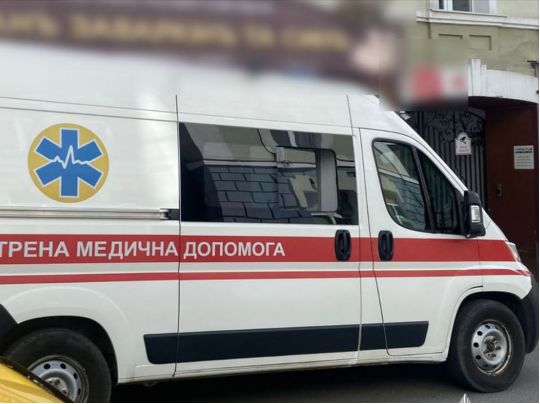 Двоє учнів звернулись за медичною допомогою, фото поліції