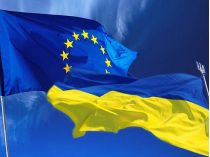 Євросоюз відмовився евакуйовувати дипломатів з Києва