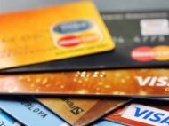 Українцям масово блокують рахунки через повторні соцвиплати