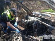 Біля Вінниці знайшли спалене авто з тілом у салоні (фото)