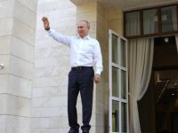 Владимир Путин тратит сотни тысяч долларов на иностранных воспитателей для детей - Фото: ТАСС