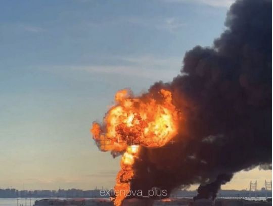 БПЛА поразили нефтяной терминал в Санкт-Петербурге, фото соцсети