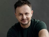 Зірку «Спіймати Кайдаша» помітили за кермом таксі