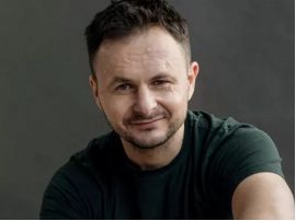 Зірку «Спіймати Кайдаша» помітили за кермом таксі