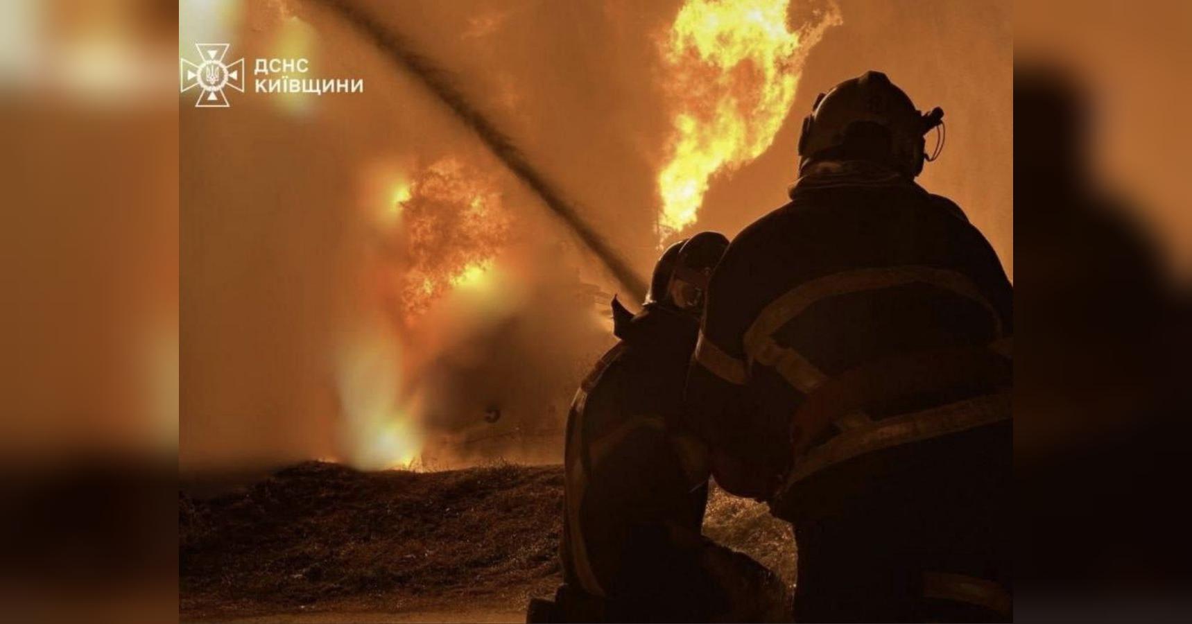 Сотні дронів ворога атакували Україну вночі: вибухи лунали під Києвом, на Дніпропетровщині, Одещині, Харківщині (фото)