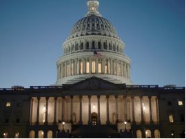 Палата представників США ухвалила пакет допомоги Україні і санкції проти рф