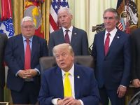 Дональд Трамп підтримав ідею зустрічі Володимира Зеленського з Володимиром Путіним — Фото: скріншот відео