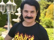 Зибров показал клубнику из своего огорода, фото скриншот видео