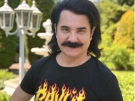 Зібров показав полуницю зі свого городу, фото скриншот відео