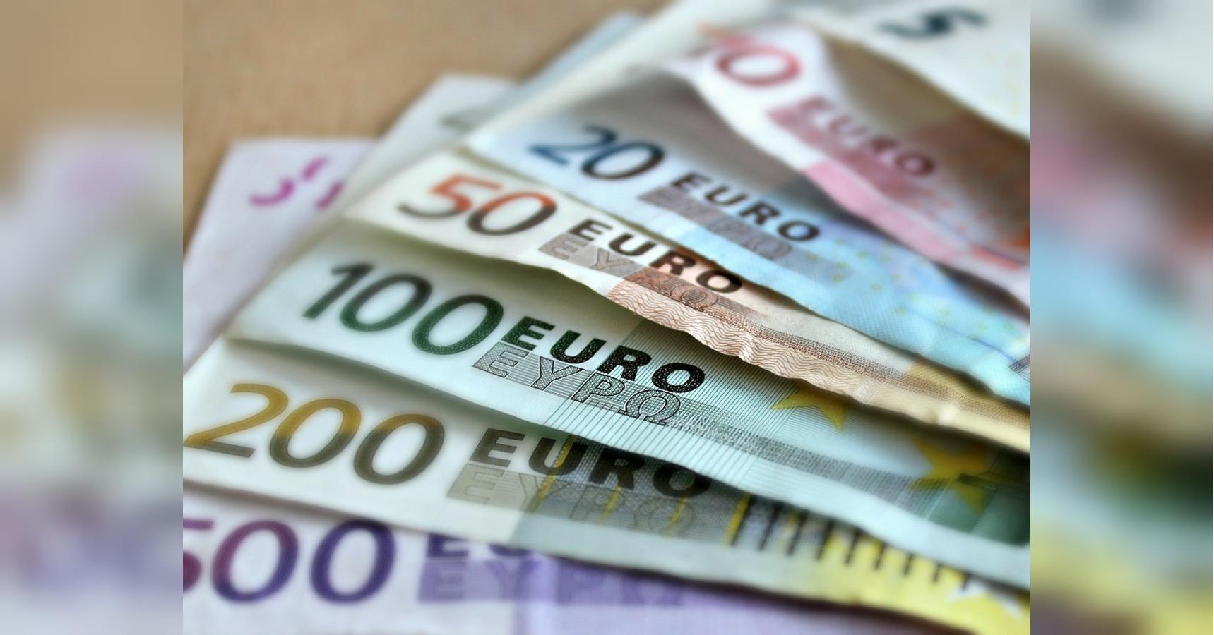 Податку на посилки не буде? Україна отримала транш у розмірі 2,8 млрд євро від Євросоюзу