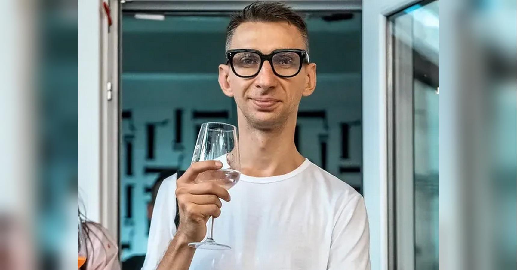 Український телеведучий після звільнення із ЗСУ заговорив про еміграцію
