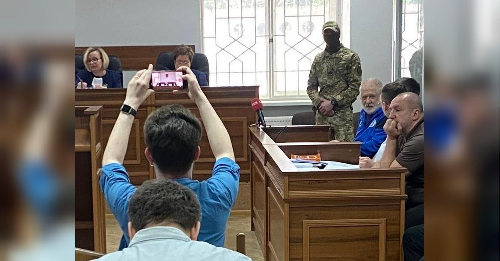 Адвокат Карпенко подав позов до Коломойського про стягнення 4,4 млрд грн моральної компенсації за замах на вбивство