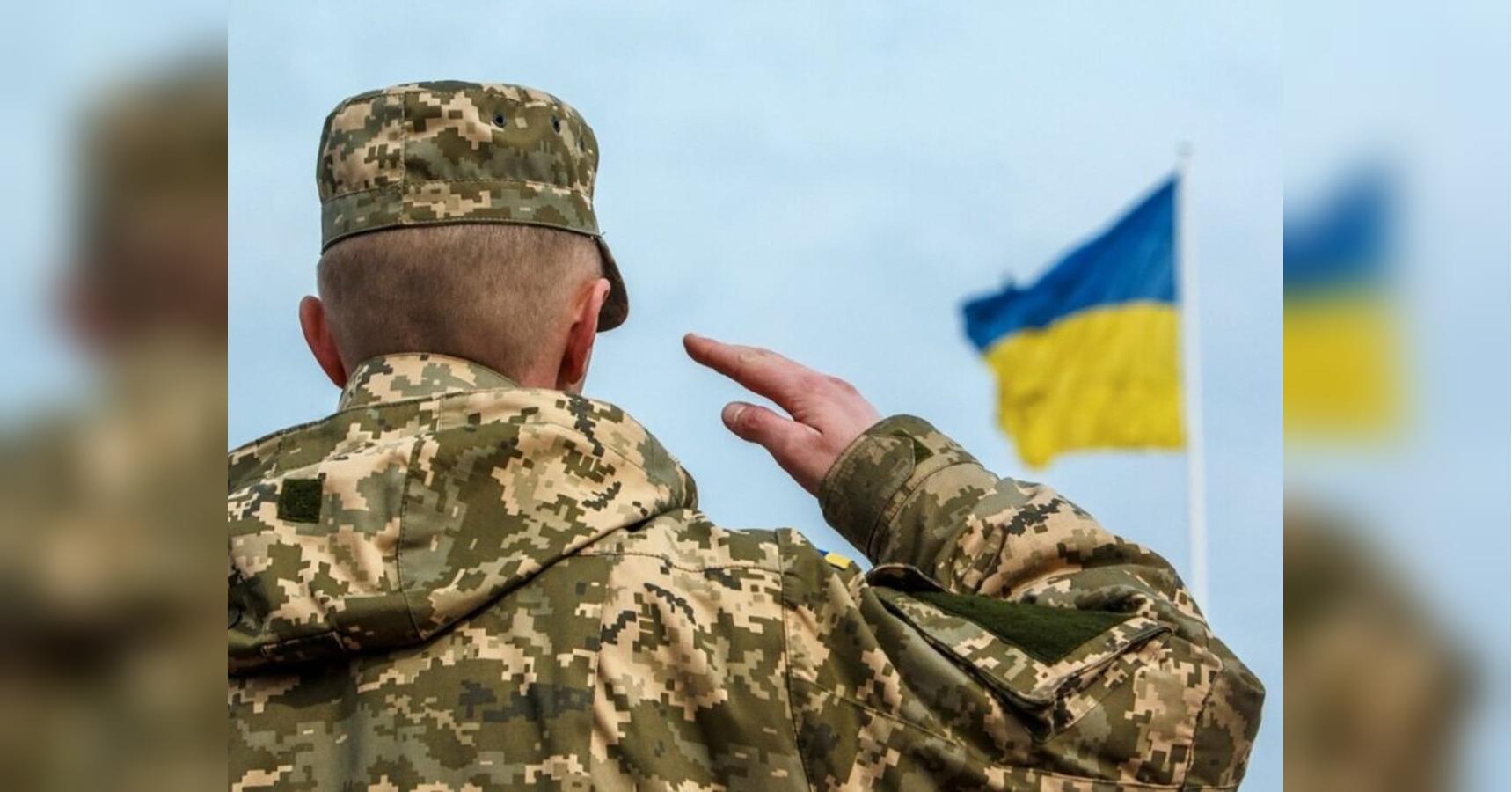 Контракти з чіткими термінами та підвищені виплати: що передбачає анонсована владою реформа армії