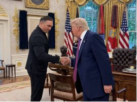 Олександр Усик та Дональд Трамп