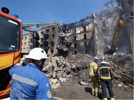 Росія посилила удари по цивільним в Україні, фото ДСНС