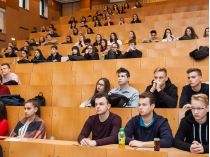 Студентам з наступного навчального року підвищать стипендію