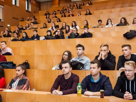 Студентам з наступного навчального року підвищать стипендію