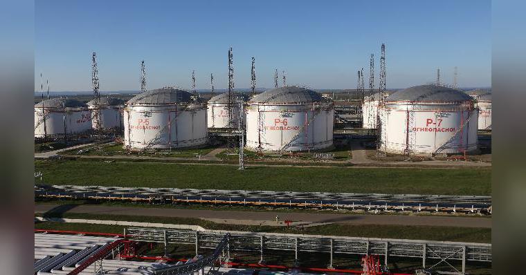 Дрони рознесли «Таманьнафтогаз»: знищено резервуари з паливом та ППО росії