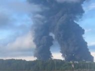 Нічний переполох у&nbsp;росії: безпілотники вдарили по&nbsp;нафтосховищу і&nbsp;одному з&nbsp;найбільших хімзаводів рф (фото, відео)