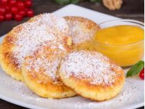 Известный кулинар поделился рецептом вкусных творожников