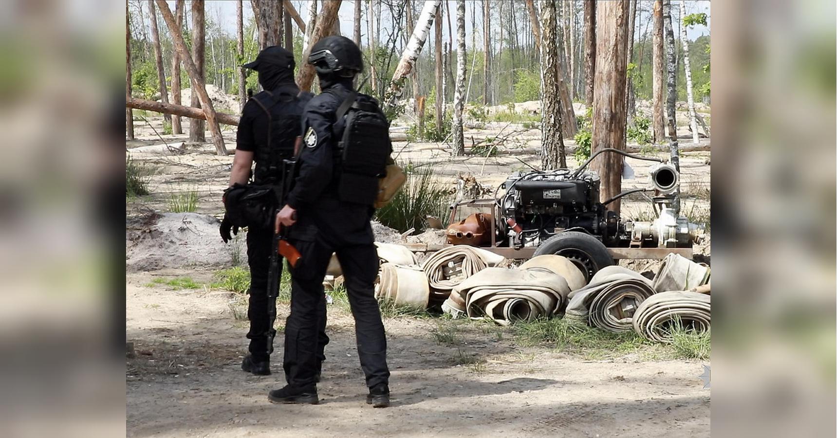 Нацполіцію втягують у переділ сфер впливу на бурштиновому ринку? — ЗМІ