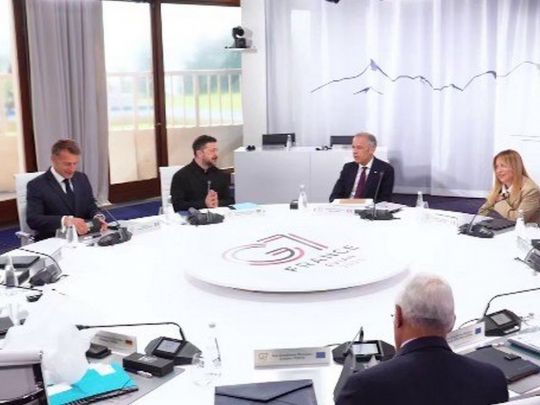На саміті у Франції провели першу багатосторонню зустріч у форматі G7