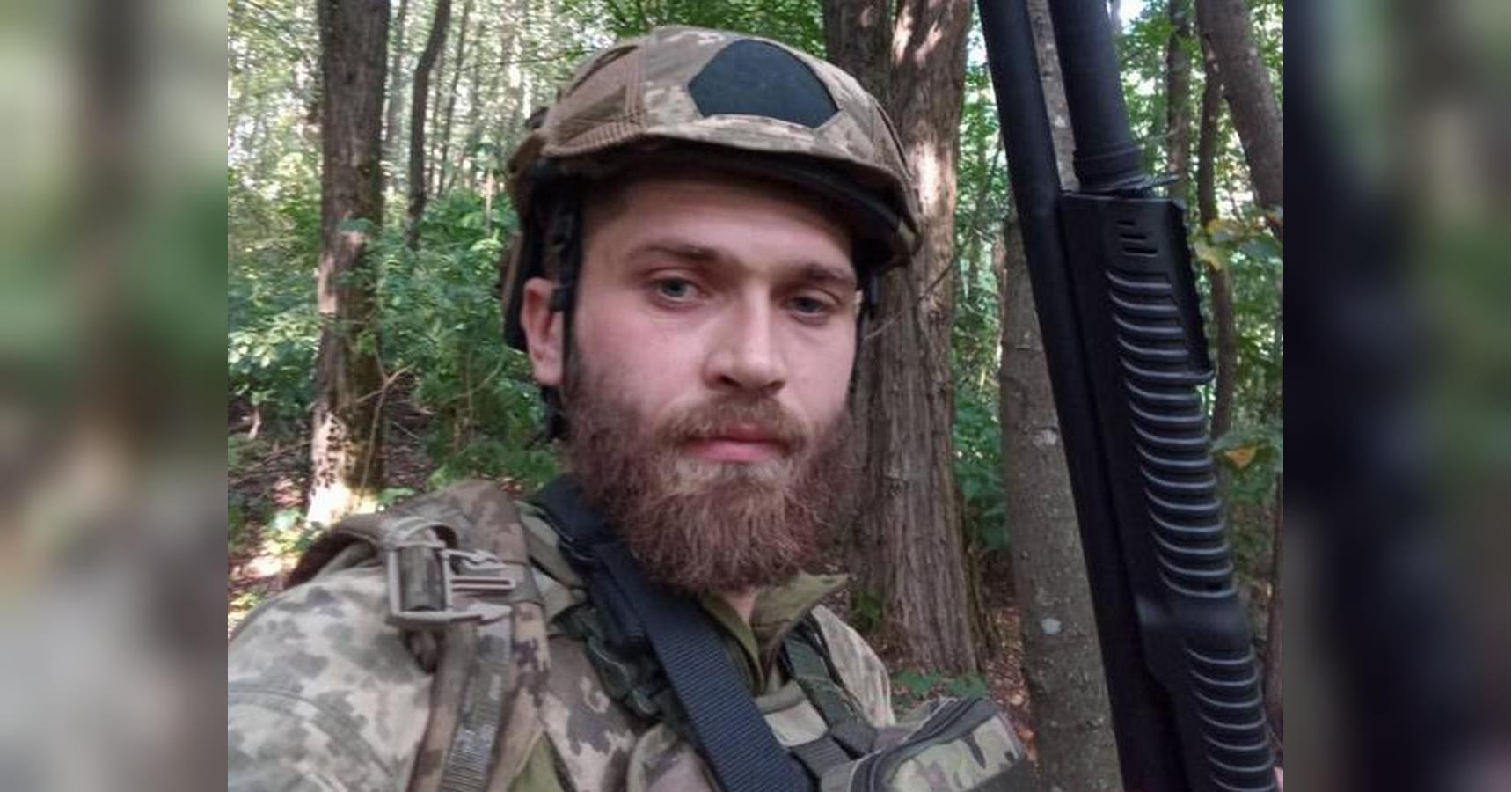 «Виривав зубами чеку за чекою й закидав гранатами ворога, як у бойовику»: історія штурмовика, що здолав страх сміхом