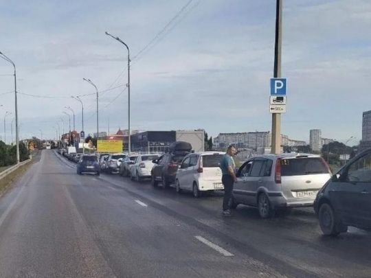 Очередь на АЗС в России 