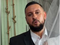 Дмитрий Монатик в клипе «Тому що» 