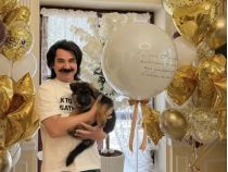Зібров з подарунком, фото скриншот відео