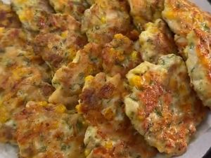 Простой рецепт котлет без мясорубки: получатся сочные благодаря одному ингредиенту