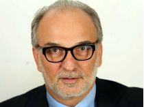 Скандал набирает обороты: польские политики начали возвращать Навроцкому свои ордена