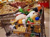 Украинцам выдают продукты бесплатно: как получить наборы весом до 30 кг