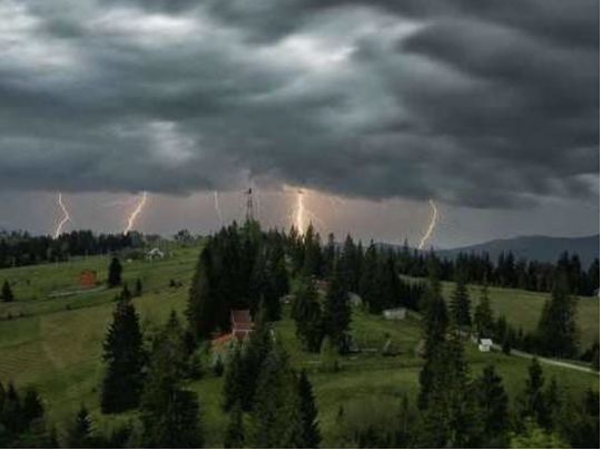 Блискавка у Карпатах, фото ДСНС