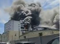 В Воронеже горит завод ВПК, фото соцсети