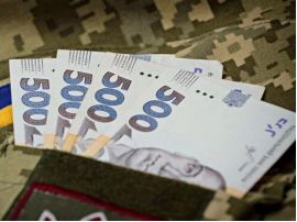 Зарплаты военным повысят