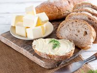 Які продукти не можна їсти разом із хлібом і чому&nbsp;— список