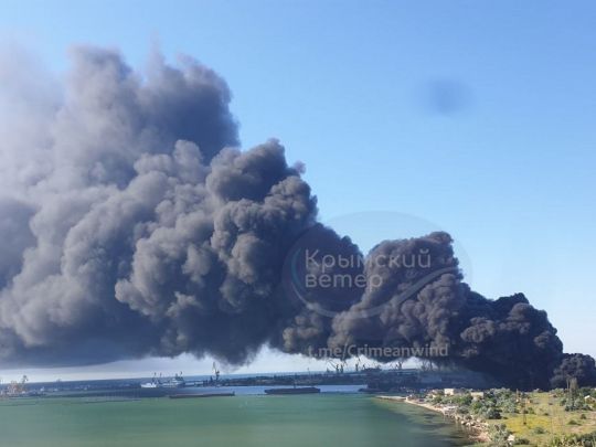Горящий ТЭЦ в Керчи. Фото - Telegram