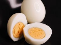 Вареные вкрутую яйца. Фото из открытых источников