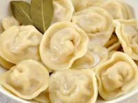 Секрет вкусных пельменей: что добавить в воду при варке