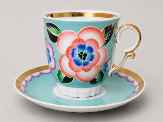Віталій та Людмила Шевченки. Чайна пара. Сумський фарфоровий завод. 1972. Фото з альбому Людмили Карпінської-Романюк