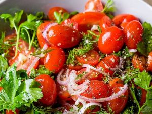 Малосольные помідори: настолько вкусные, что за уши не оттянешь