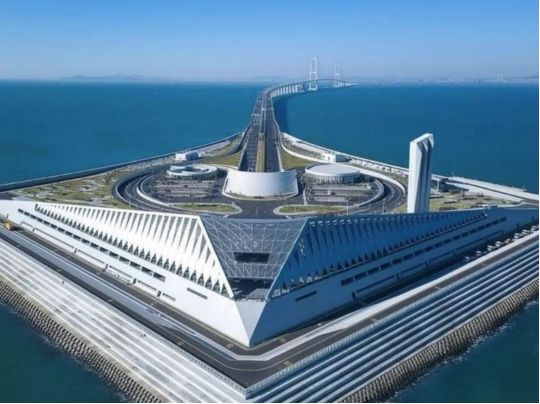 На острові в Китаї відкриється перший у світі готель з обслугою тільки роботами